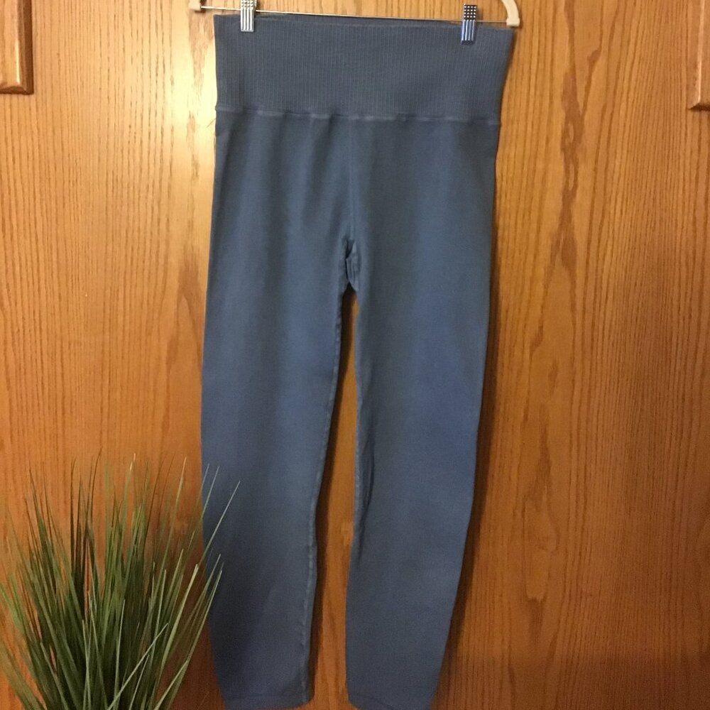 NWOT Free People Good Karma Leggings Blue- size MEDIUM/ LARGE